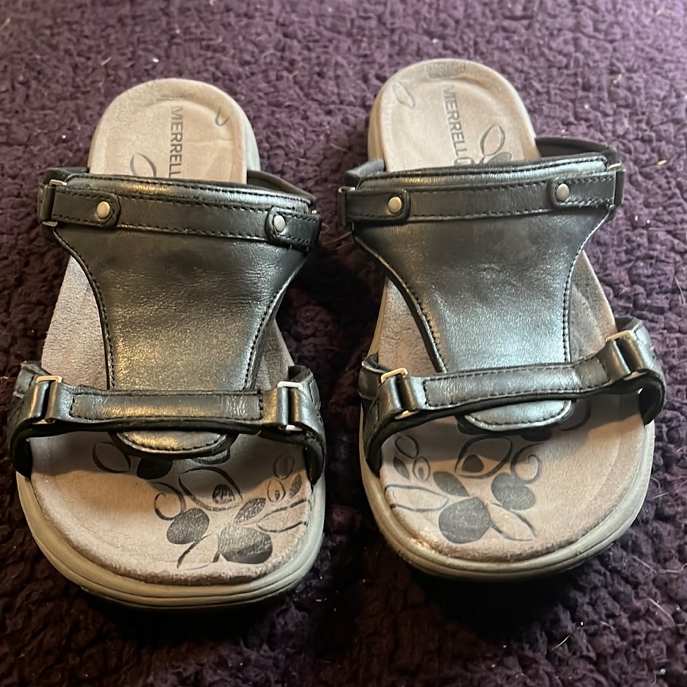 Merrill sandals.    Black. Size 9